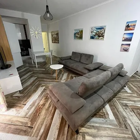 House Apartman *